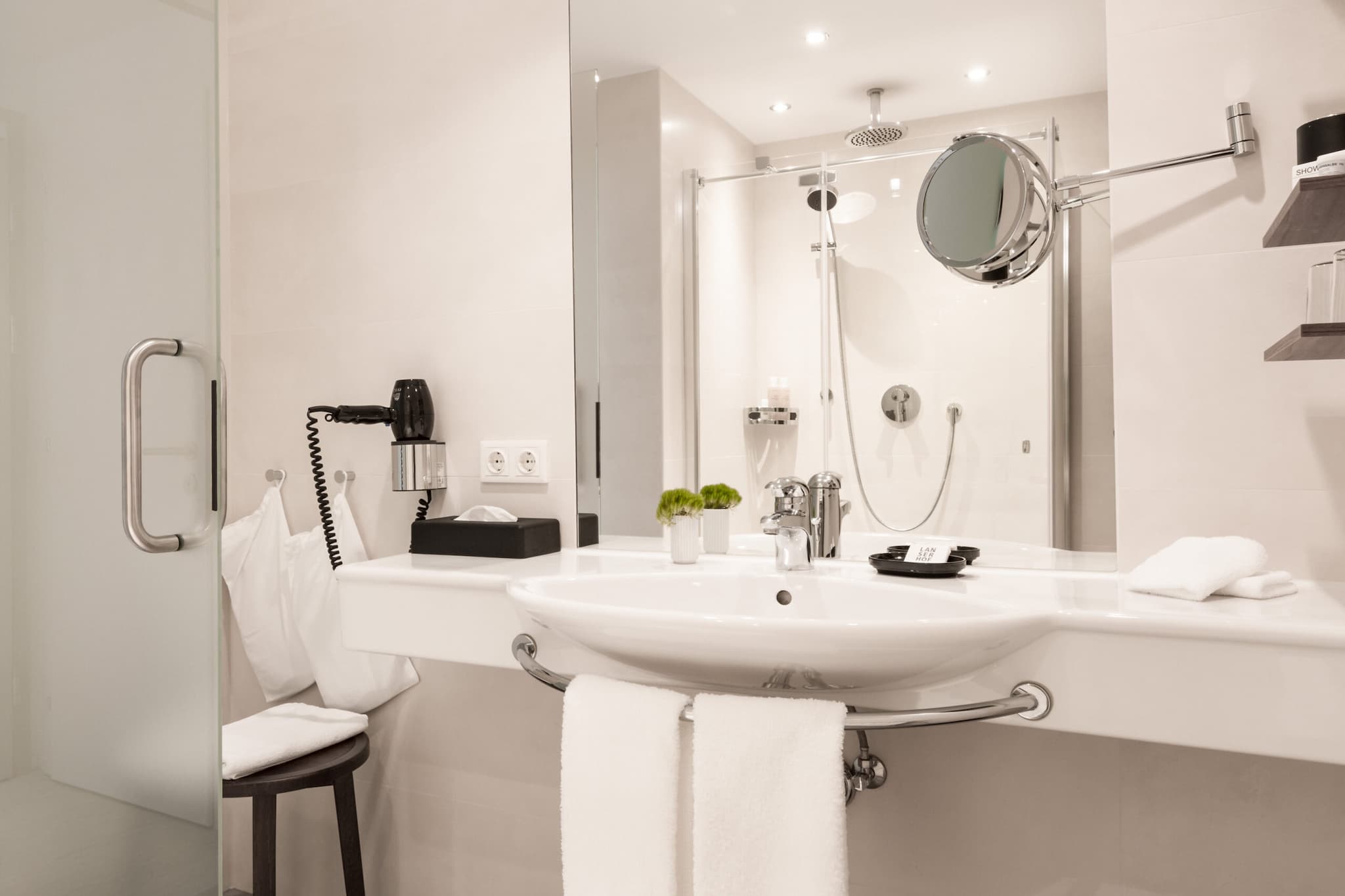 Bild des Badezimmers im App 86 des Lanserhof Lans