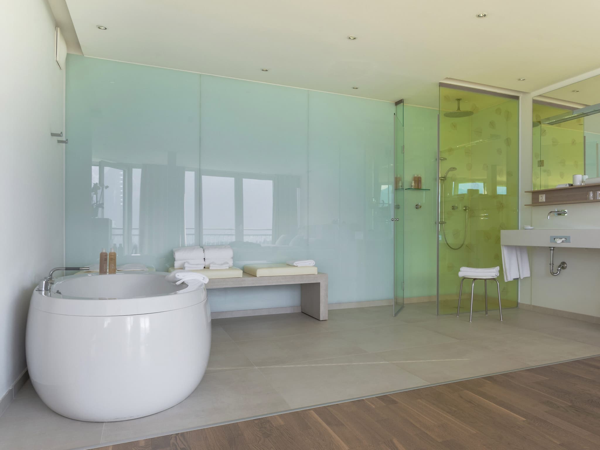 Badezimmer der Suite Deluxe 80/90 im Lanserhof Lans