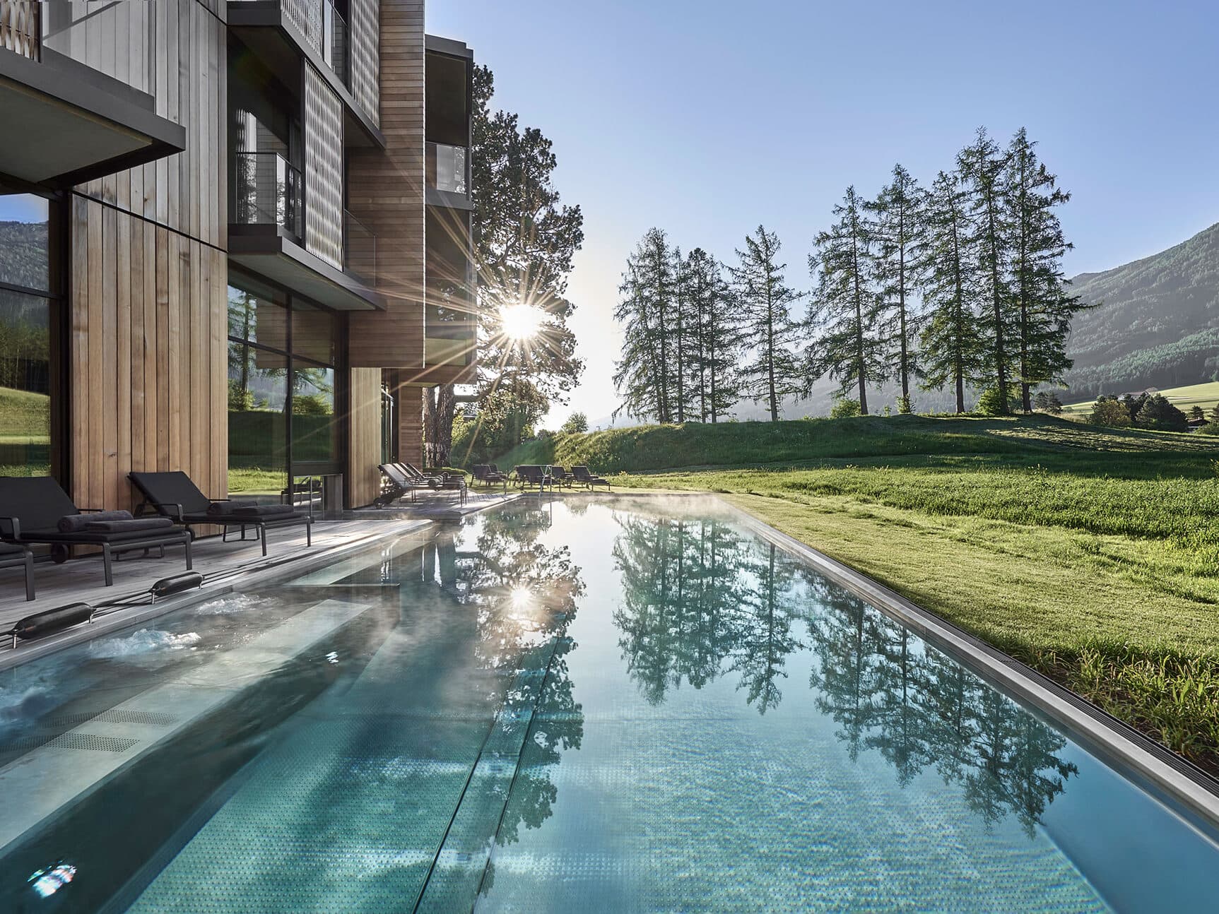 Outdoorpool des Lanserhof Lans - von Alexander Haiden