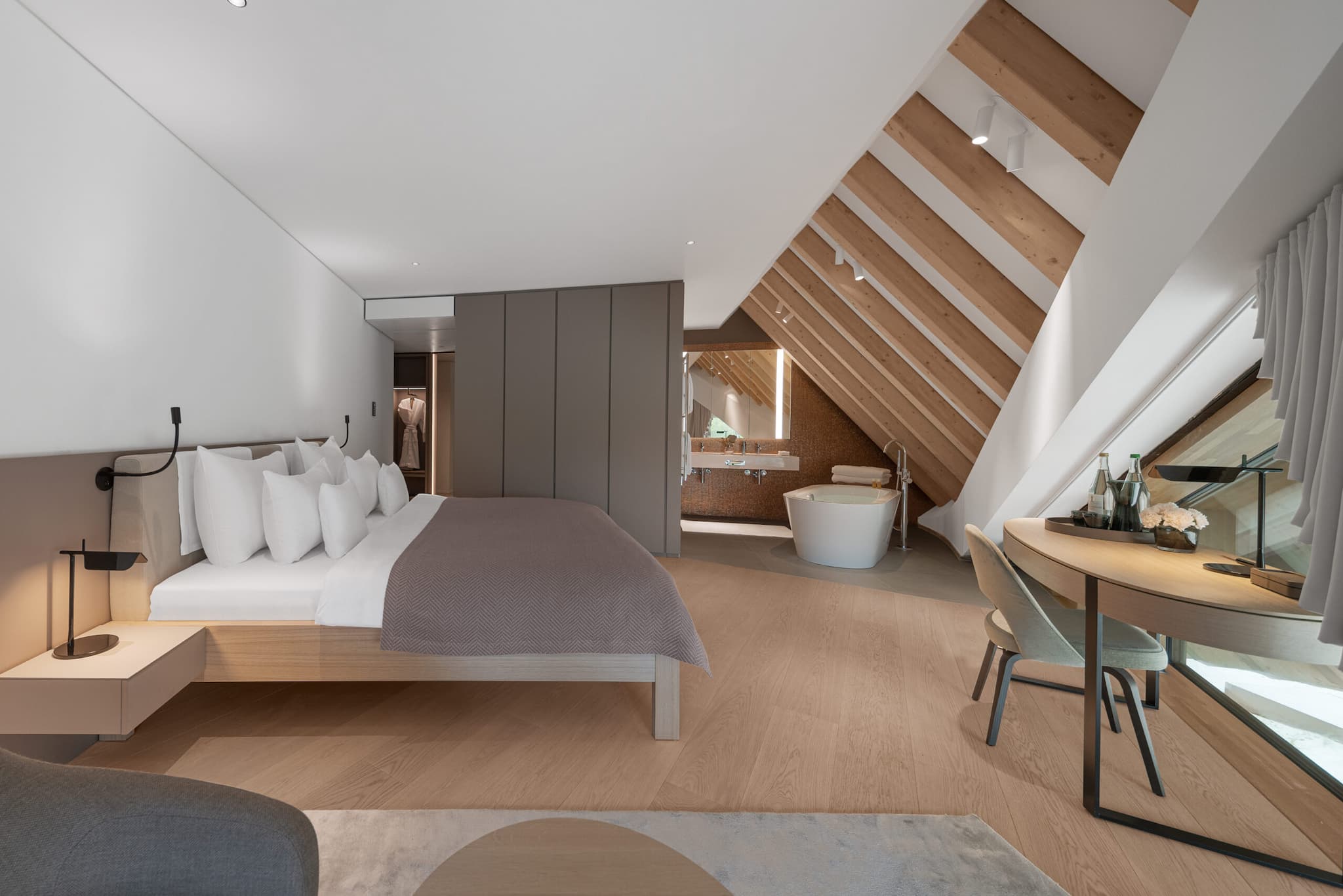 Innenansicht des Doppelzimmer mit Terrasse im Lanserhof Sylt