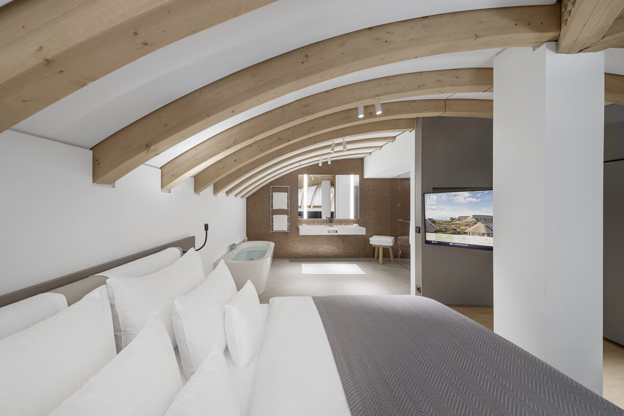 Schlafzimmer der Elysium Loft Suite im Lanserhof Lans