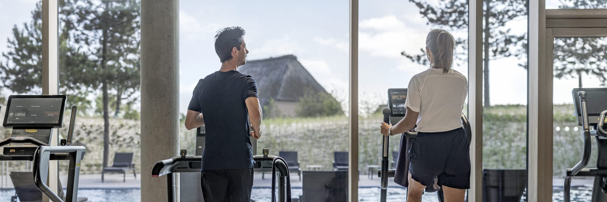 Zwei Personen auf dem Laufband im Lanserhof Sylt