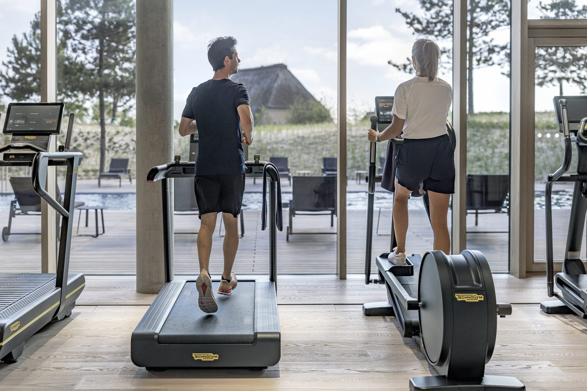 Zwei Personen auf dem Laufband im Lanserhof Sylt